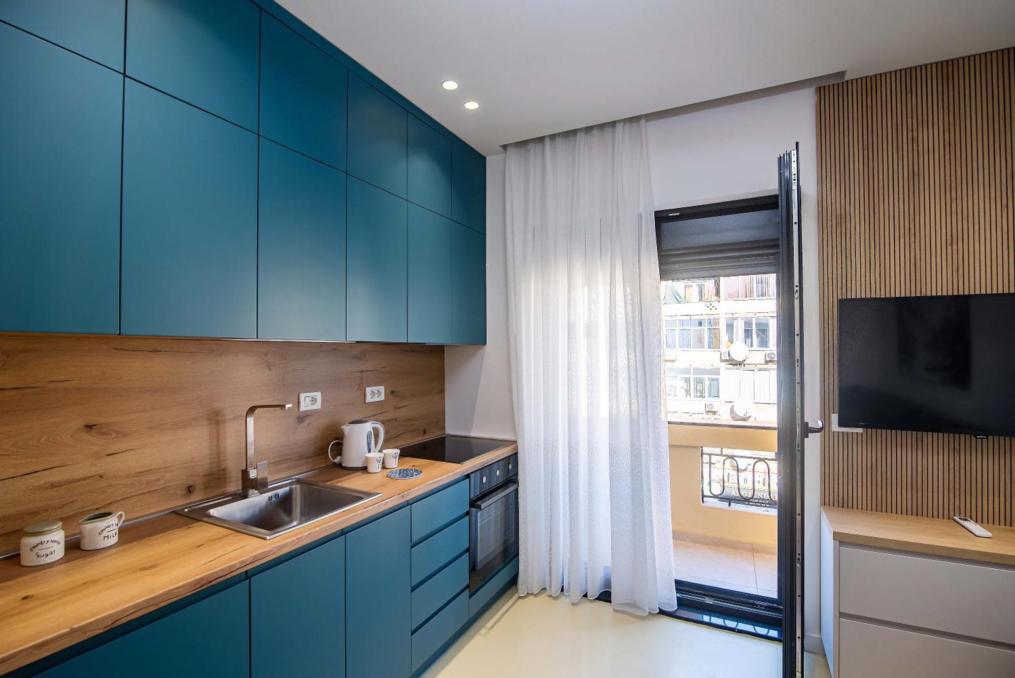 Super Center Apartment